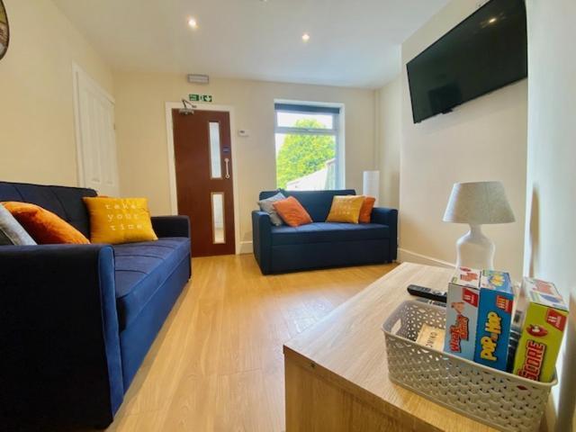 Cannock House ~ 4 Bedrooms All With Ensuite. 鹿格勒 外观 照片