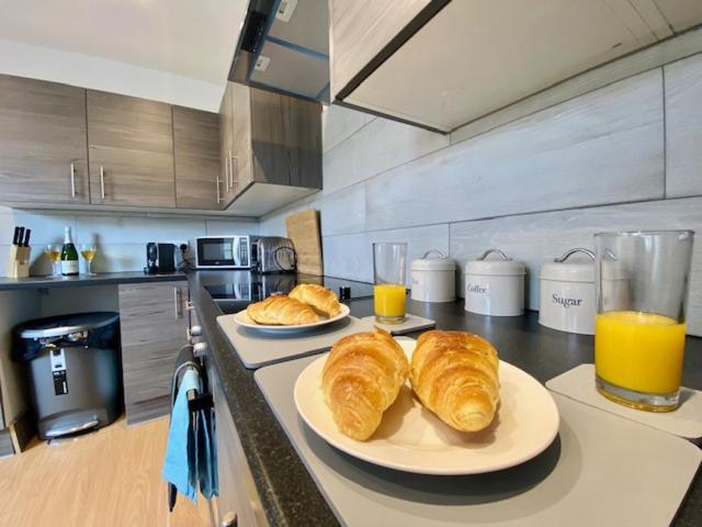 Cannock House ~ 4 Bedrooms All With Ensuite. 鹿格勒 外观 照片