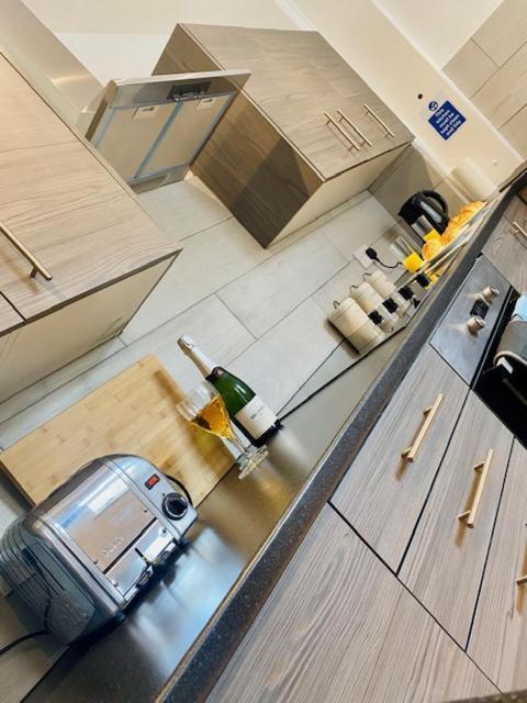 Cannock House ~ 4 Bedrooms All With Ensuite. 鹿格勒 外观 照片