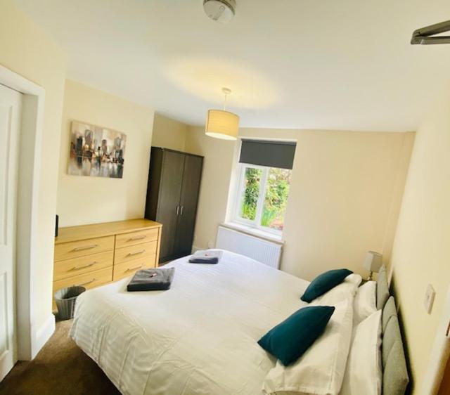 Cannock House ~ 4 Bedrooms All With Ensuite. 鹿格勒 外观 照片