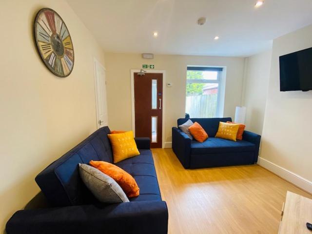 Cannock House ~ 4 Bedrooms All With Ensuite. 鹿格勒 外观 照片